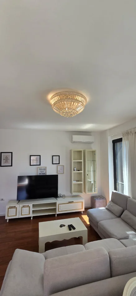 Shqiperi, jepet me qera apartament 2+1+Aneks+Ballkon , 900 € (rruga e elbasanit)