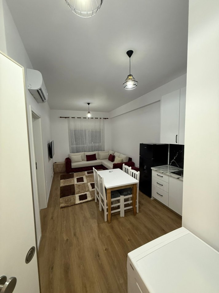 Tirane, jepet me qera apartament 2+1 Kati 1, 500 € (Mangalem 21 Ali Demi)