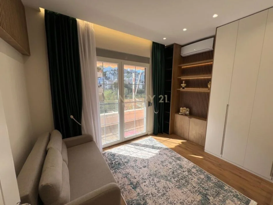 Tirane, shitet apartament 3+1+Ballkon , 108 m² 215.000 € (Liqeni thate)