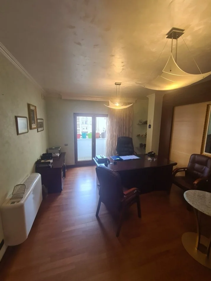 Tirane, shitet apartament 3+1+2 ,Kati 3, 165 m² 480.000 € (ISH BLLOKU)