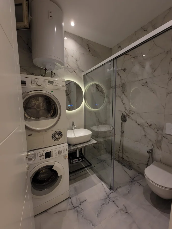 Tirane, jepet me qera apartament 1+1+Ballkon Kati 1, 55 m² 550 € (Rruga e Durresit)