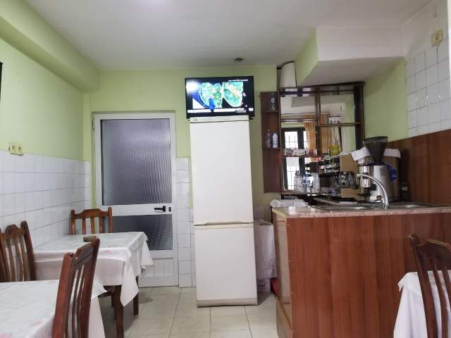 Elbasan, jepet me qera dyqan 12 m² 25.000 Leke