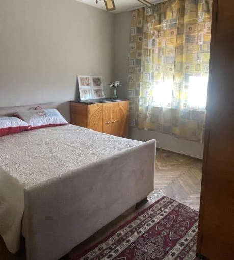 Tirane, jepet me qera apartament 2+1 Kati 4, 80 m² 550 € (rruga ferit xhajko , rruga 5 maji)