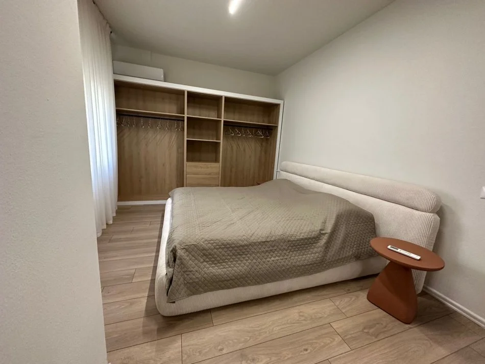 Tirane, jepet me qera apartament 2+1+Ballkon Kati 3, 95 m² 1.100 € (Pavaroti, Kopshti Zoologjik)