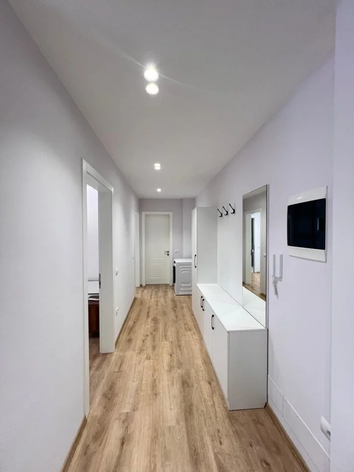 Tirane, jepet me qera apartament 2+1+Aneks+Ballkon Kati 3, 110 m² 650.000 € (Astir)