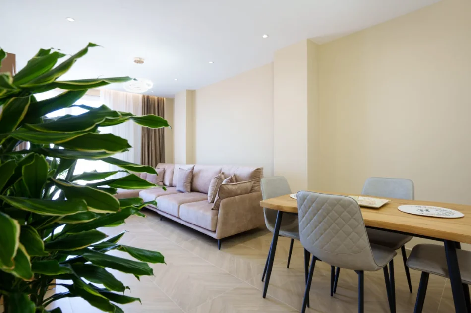 Durres, jepet me qera apartament 1+1+Ballkon Kati 12, 69 m² 650 € (Ujesjellesi, Durres)
