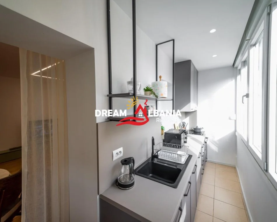 Tirane, jepet me qera apartament 2+1 Kati 3, 80 m² 700 € (rruga e Elbasanit)