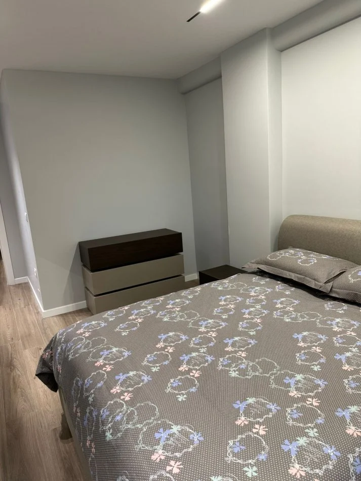 Tirane, jepet me qera apartament 2+1 Kati 3, 78 m² 900 € (Shkolla e Kuqe)