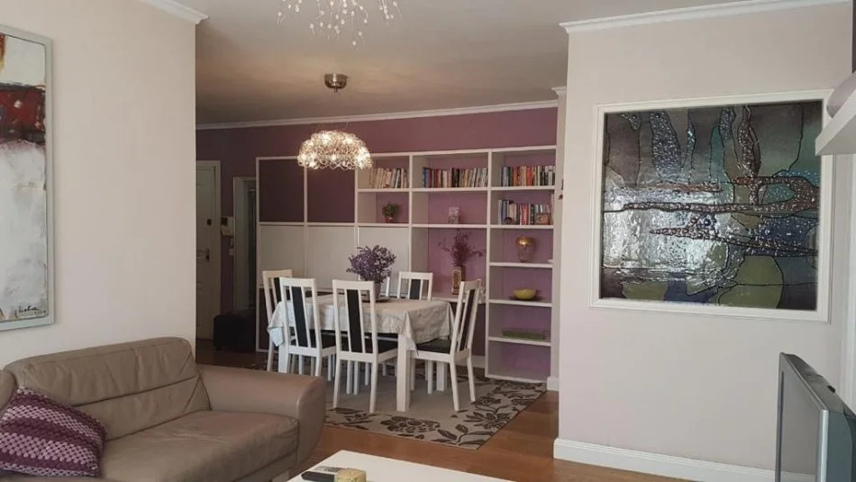 Jepet me qera Apartament 2+1+2 te Mozaiku Tiranes