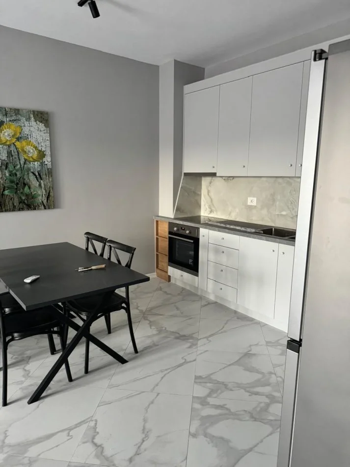 Tirane, jepet me qera apartament 1+1+Ballkon Kati 5, 70 m² 600 € (DON BOSKO)