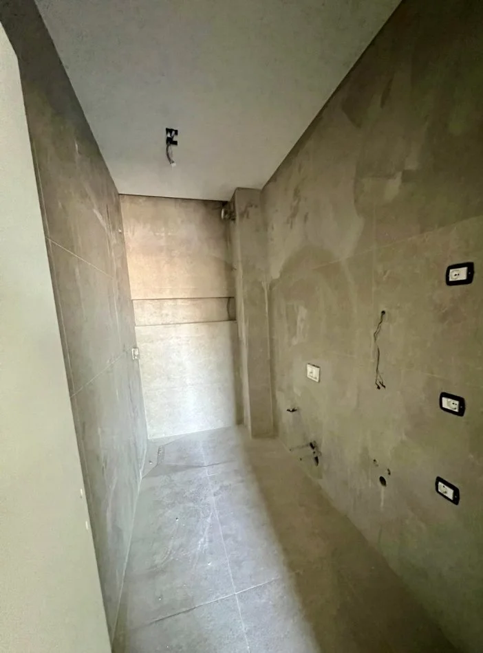 Tirane, jepet me qera apartament 1+1 Kati 7, 53 m² 800 € (Barrikadave)