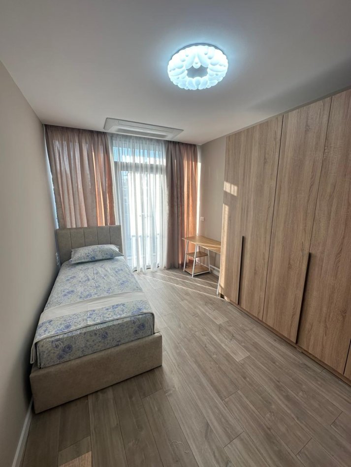 Tirane, jepet me qera apartament 2+1+Ballkon Kati 2, 108 m² 1.400 € (Lake View Residence)
