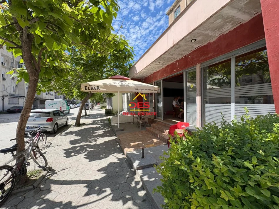 Vlore, shitet ambjent biznesi Kati 1, 110 m² 80.000 € (Rruga Mis Durhan)