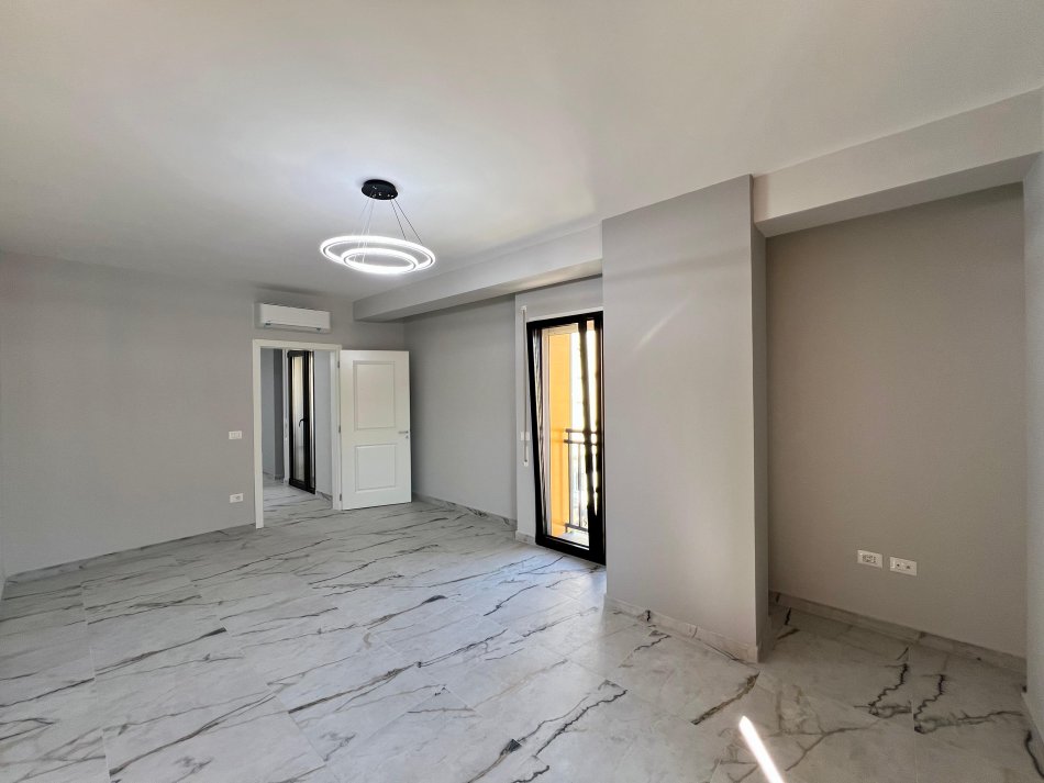 Tirane, jepet me qera apartament 1+1 Kati 3, 74 m² 500 € (Shkolla e Baletit)