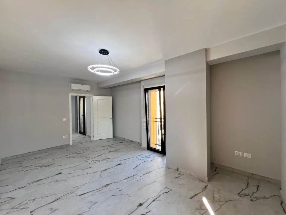 Tirane, jepet me qera apartament 1+1 Kati 3, 74 m² 500 € (Shkolla e Baletit)