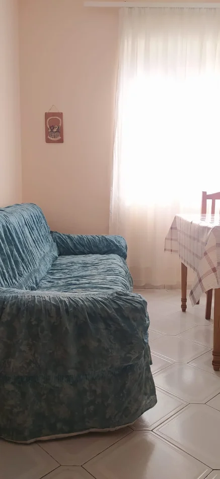 Tirane, jepet me qera apartament 2+1 Kati 2, 75 m² 450 € 
