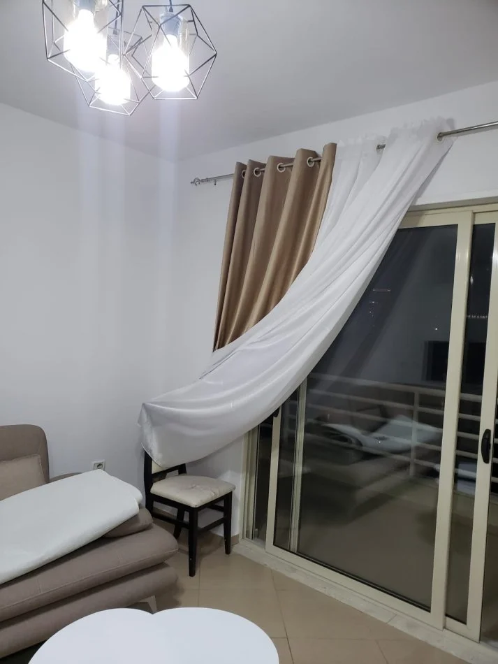 Tirane, jepet me qera apartament 2+1+Ballkon Kati 5, 116 m² 700 € (Rruga panorama)