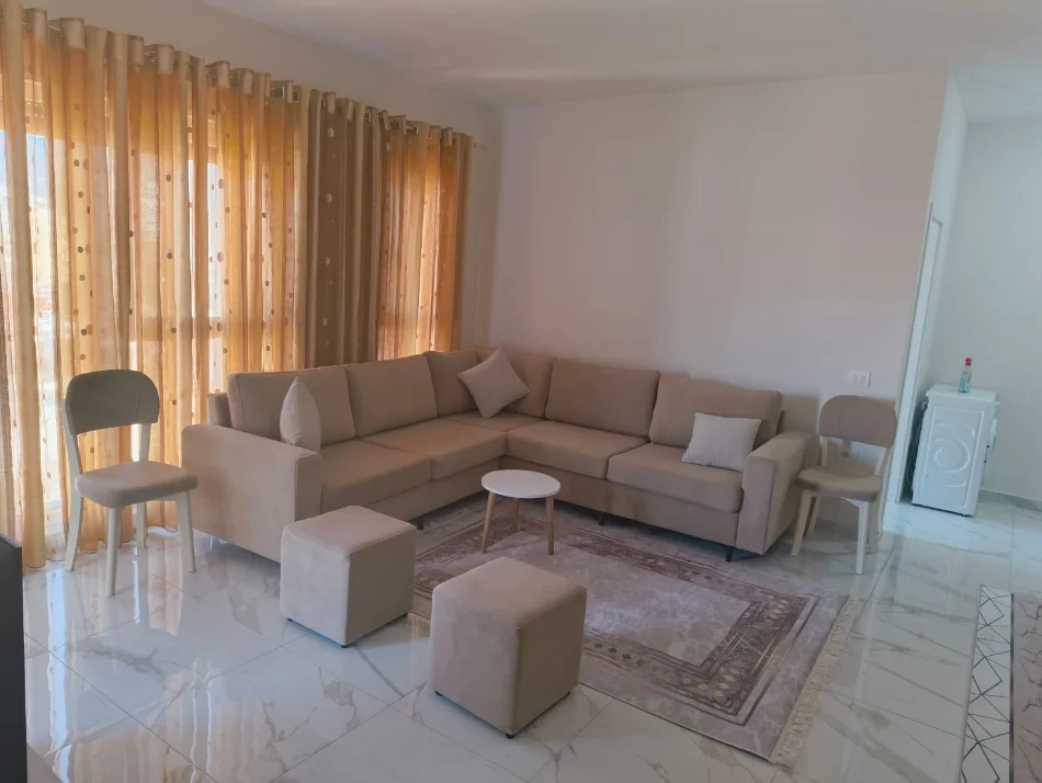 Tirane, jepet me qera apartament 1+1 Kati 7, 70 m² 500 € (5 Maji mbrapa Concord Center)