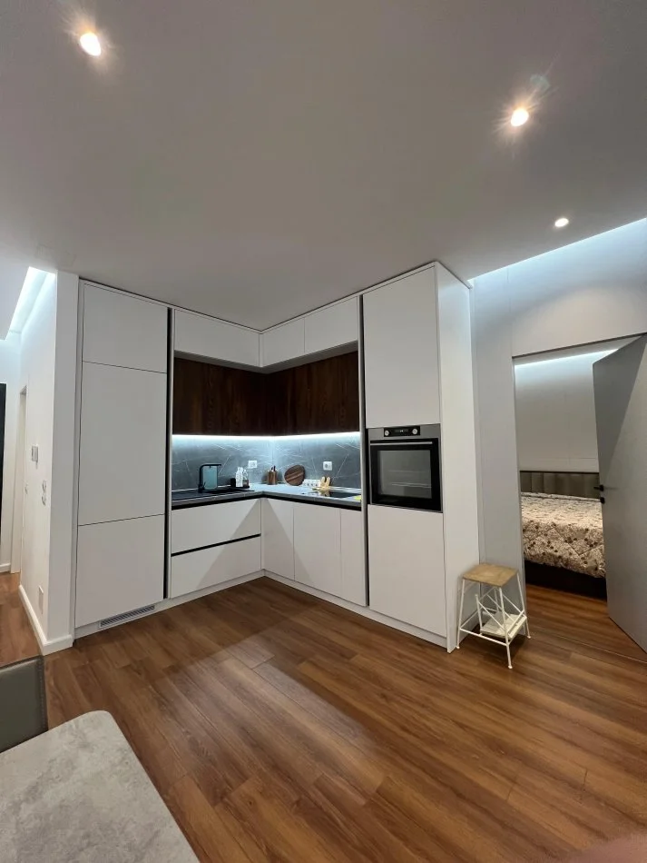 Tirane, shes apartament 1+1 Kati 6, 74 m² 159.000 € (Ish Fusha e Aviacionit)