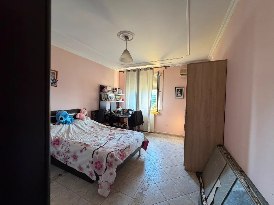 Tirane, shitet apartament 3+1+Ballkon , 134 m² (Rruga e Salës)