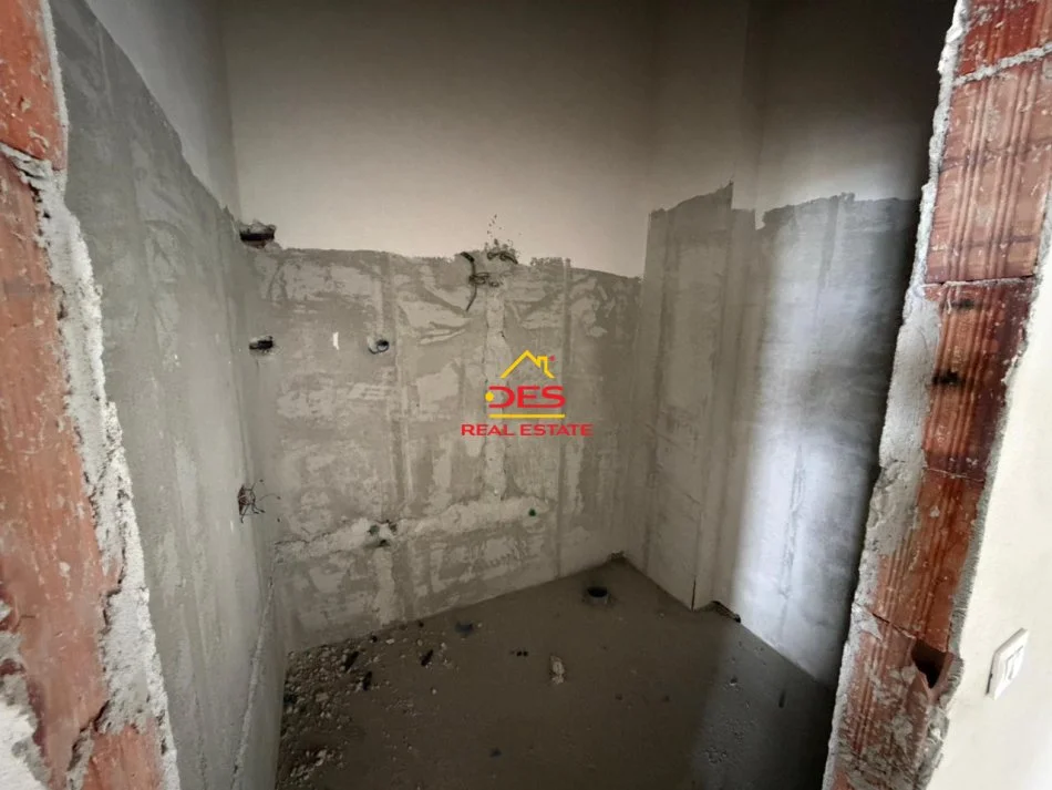 Vlore, jepet me qera ambjent biznesi Kati 0, 170 m² 3.500 € (Lungomare)