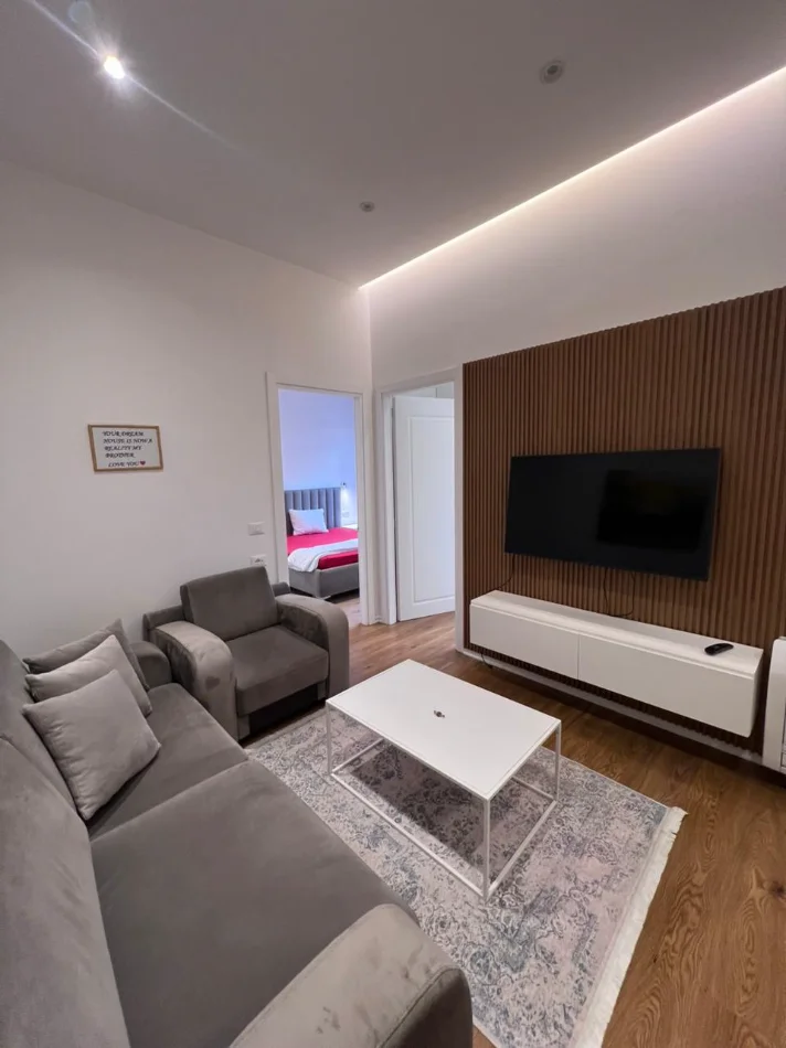Tirane, jepet me qera apartament 2+1 Kati 2, 800 € (rruga mine peza)