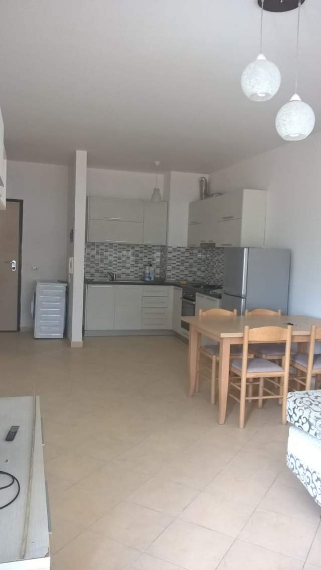 Tirane, jepet me qera apartament 1+1+BLK Kati 3, 270 Euro (xhanfize keko)