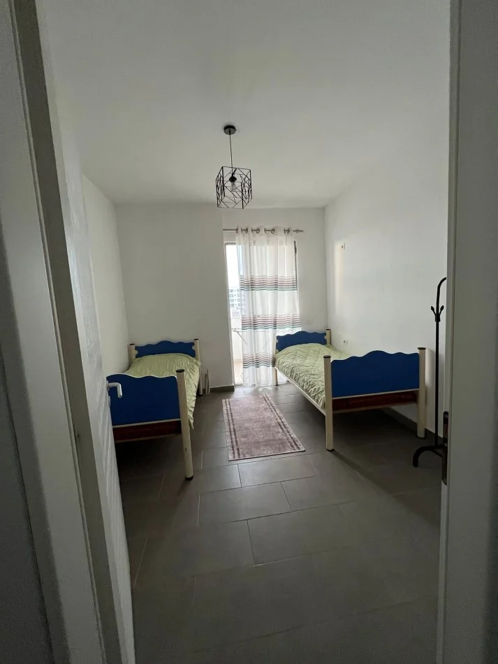 Tirane, shitet apartament 2+1+Ballkon Kati 5, 111 m² 103.000 € (Kamez)