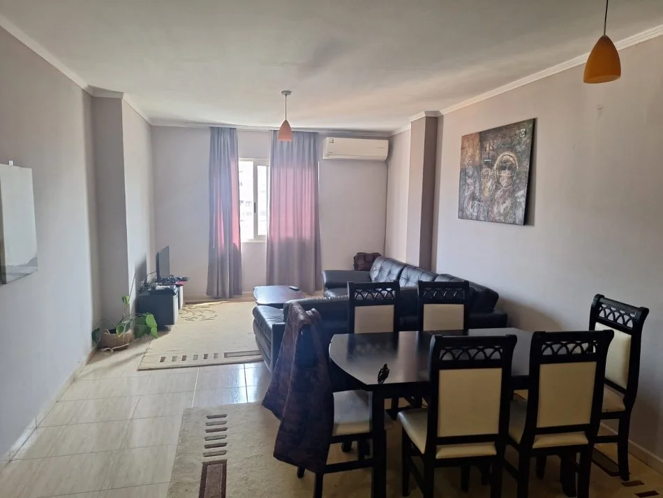 Tirane, jepet me qera apartament 2+1+Ballkon Kati 9, 120 m² 550 € (Bulevardi Zogu I)
