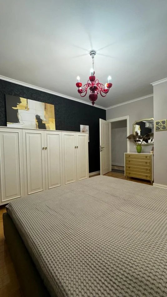 Tirane, jepet me qera apartament 2+1 Kati 8, 115 m² 900 € (Rruga “Asim Vokshi”)