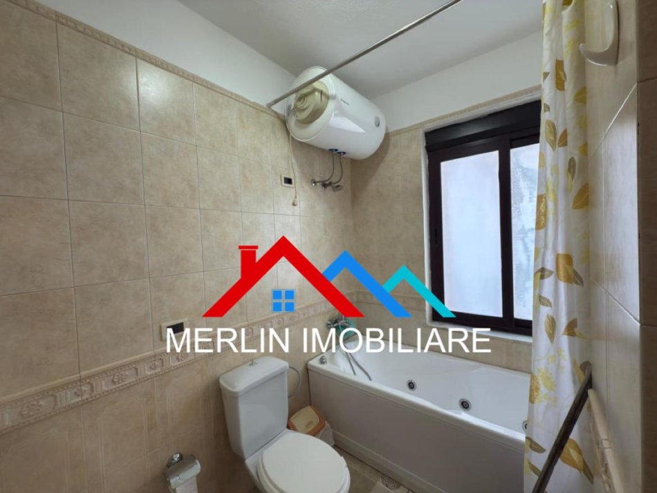 Tirane, jepet me qera apartament 2+1+Ballkon Kati 8, 145 m² 800 € (RRUGA NIKOLLA TUPE)