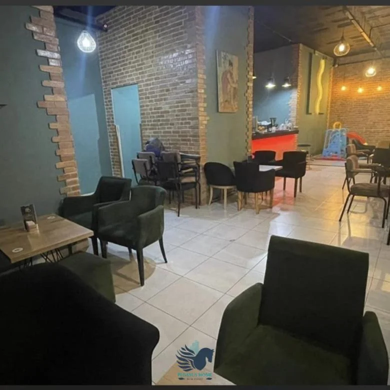 Tirane, shes lokal Kati 0, 150 m² 