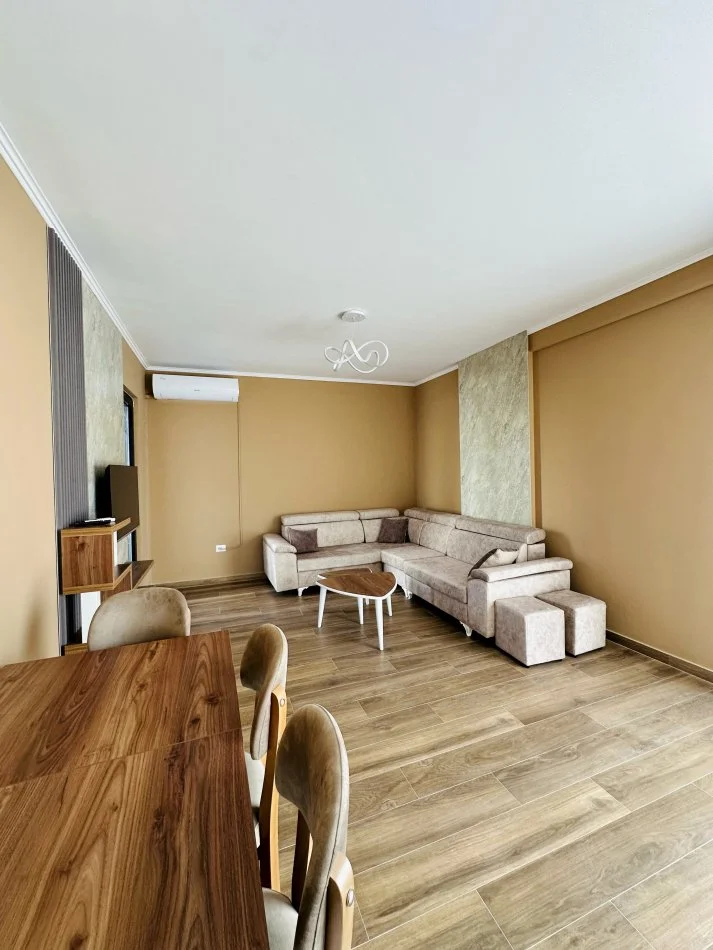 📣 QERA SUPER Apartament 2+1 Me 2 Tualete Dhe Ballkon 📍 Farmacia 10 🛣️ Rruga e "Dibres" ✨