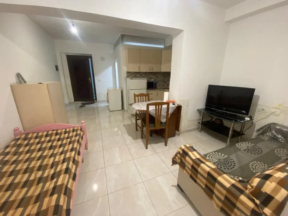 Tirane, shitet garsonier 1+1 Kati 2, 48 m² 91.200 € (Rruga dritan hoxha)