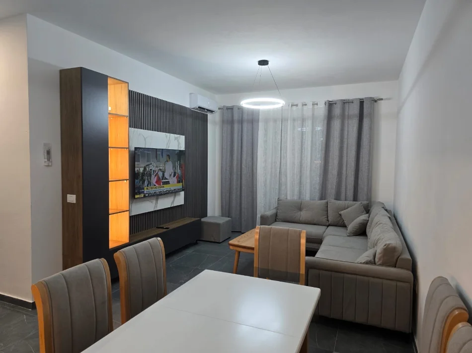 Tirane, jepet me qera apartament 2+1+post parkimi Kati 1, 90 m² 680 € (Tirana Uptown perballe Concord Center)
