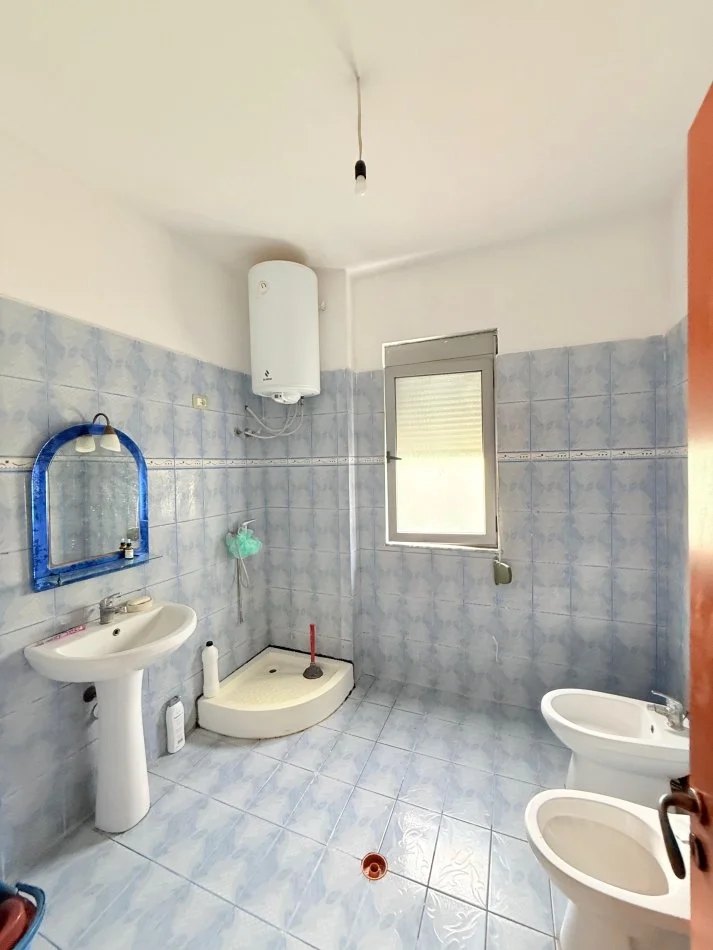 Fier, shitet apartament 2+1+Ballkon Kati 6, 85.000 € (29 Nentori)