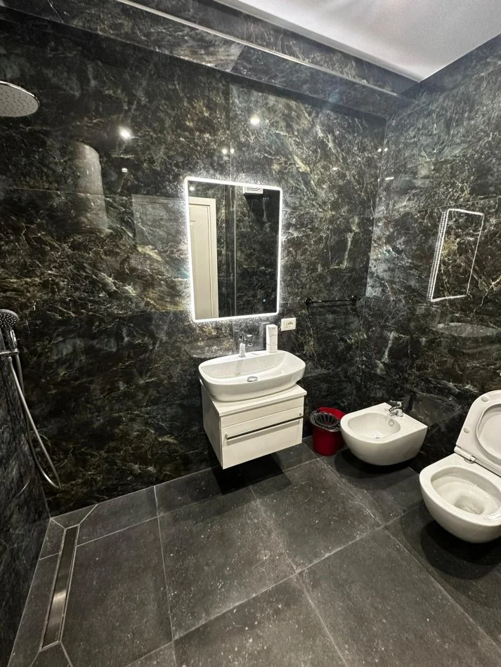 Tirane, jepet me qera apartament 2+1 Kati 3, 118 m² 1.200 € (Liman Kaba)