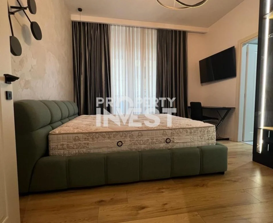 Tirane, jepet me qera apartament 2+1 , 120 m² 1.600 € 