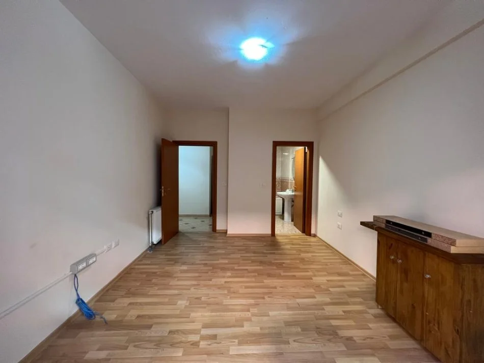 SHESIM APARTAMENT 3+1+2 TEK RR.BARRIKADAVE !!