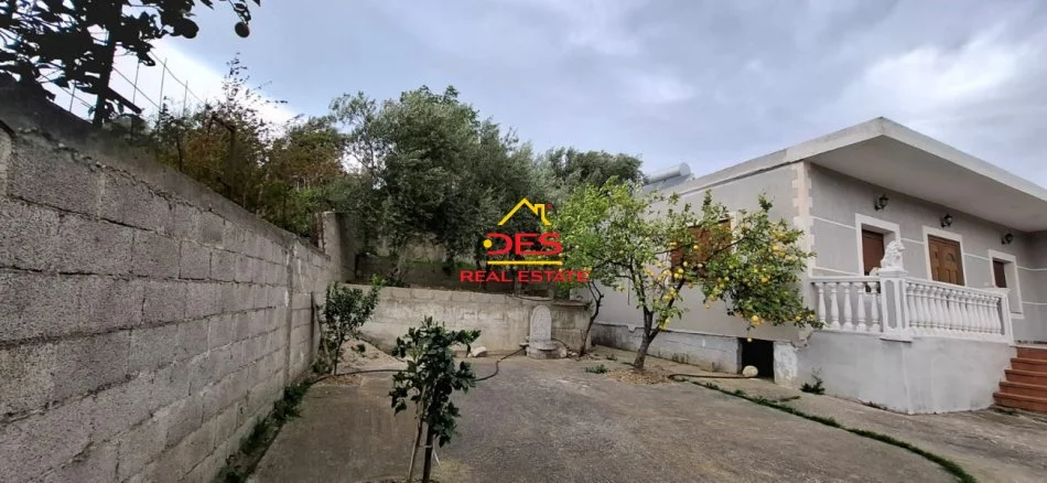 Vlore, jepet me qera shtepi 2+1+Ballkon Kati 0, 120 m² 250 € (Rruga Halim Xhelo)