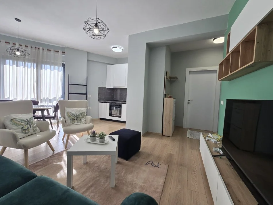 Tirane, jepet me qera apartament 2+1 , 95 m² 600 € (Oasis residence)