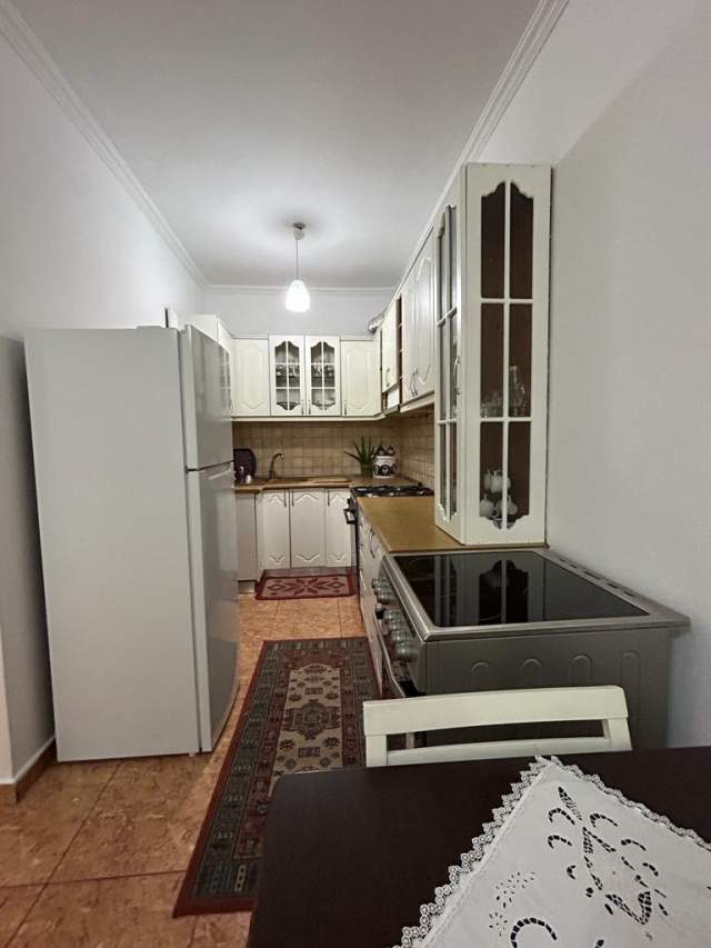 Tirane, jepet me qera apartament 2+1 Kati 6, 88 m² 550 Euro (Rruga e Kavajes)