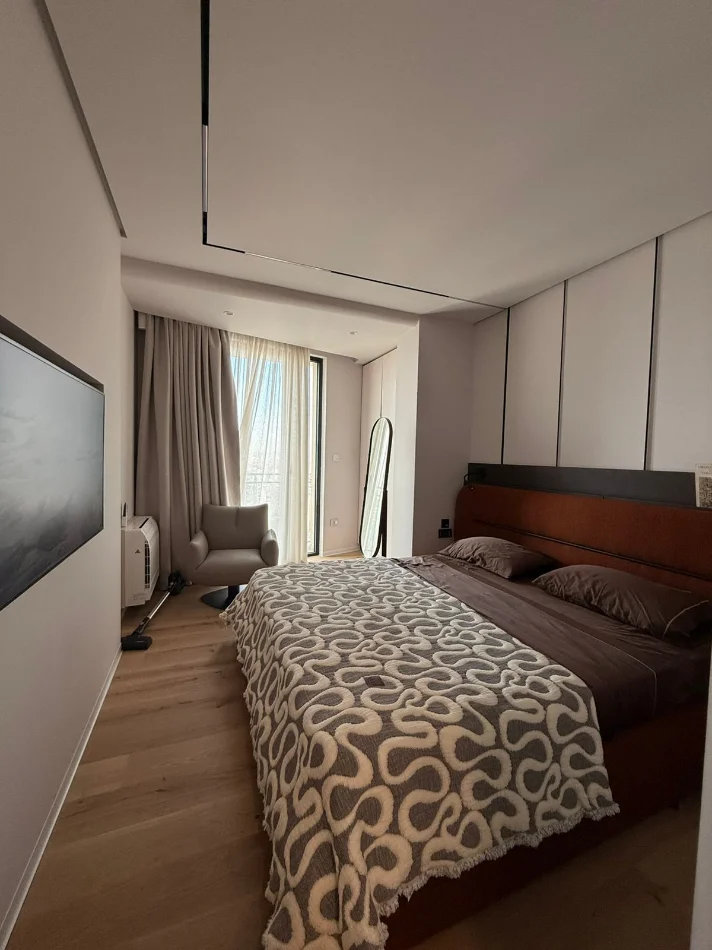 Tirane, jepet me qera apartament 1+1 Kati 13, 78 m² 1.000 € 