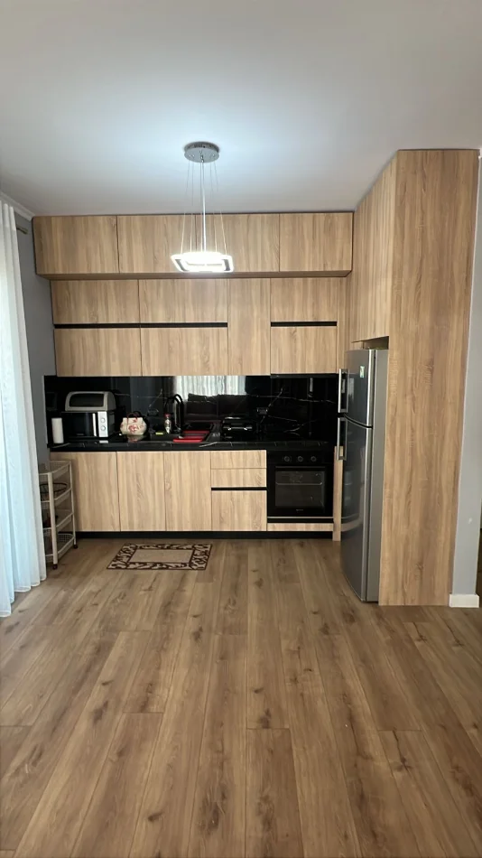 Tirane, shitet apartament 1+1 Kati 4, 75 m² 140.000 € (Tv Klan)