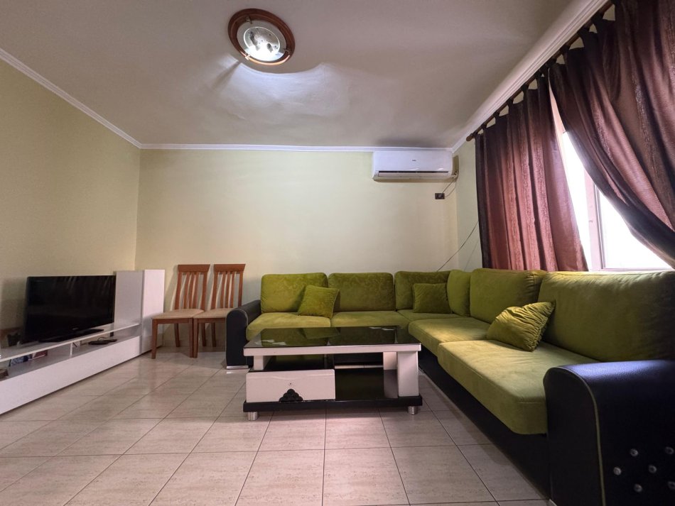Tirane, jepet me qera apartament 1+1 Kati 5, 60 m² 450 € (Stadiumi Dinamo)
