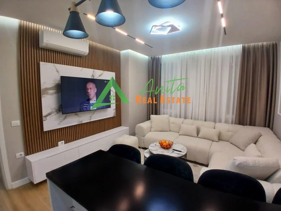 Tirane, jepet me qera apartament 2+1+Ballkon Kati 1, 78 m² 650 € (Fusha Aviacionit)