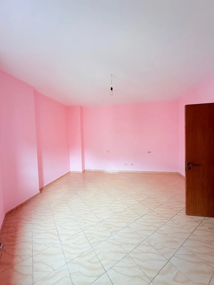 Fier, shitet apartament 2+1+Ballkon Kati 6, 85.000 € (29 Nentori)