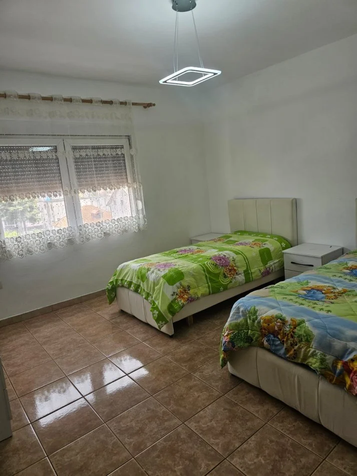 Tirane, jepet me qera apartament 2+1 Kati 6, 100 m² 700 € 