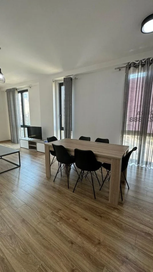 Tirane, jepet me qera apartament 1+1 Kati 3, 95 m² 1.200 € (stadiumi air albania)
