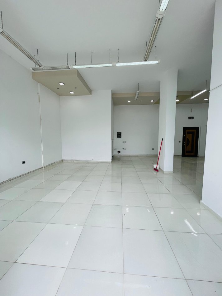 Tirane, shitet ambjent biznesi Kati 0, 90 m² 114.000 € (Vila L , Unaza e Re)